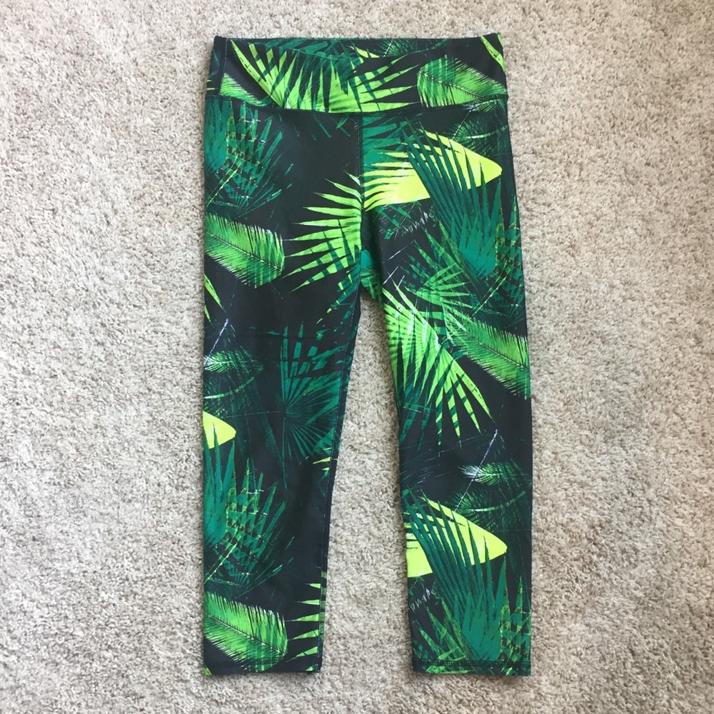 Fabletics Green Leaf Print Cropped Leggings
